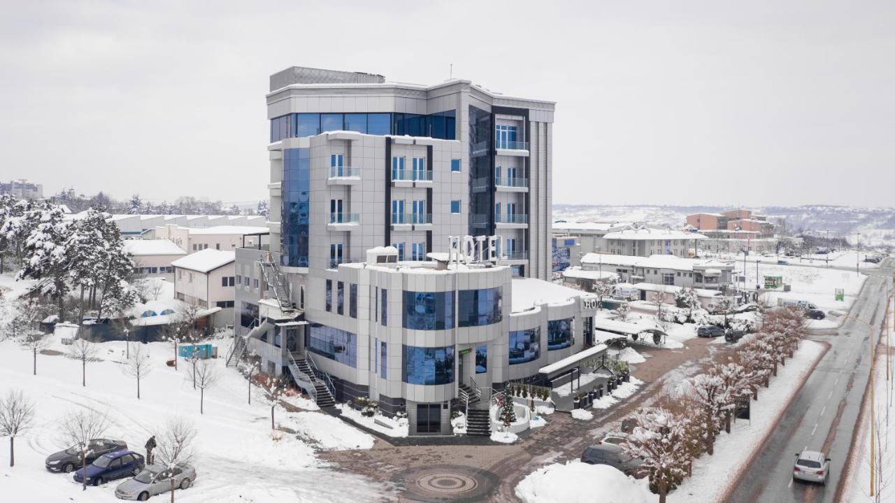 Hotel Zeneva Lux Kragujevac Exterior foto